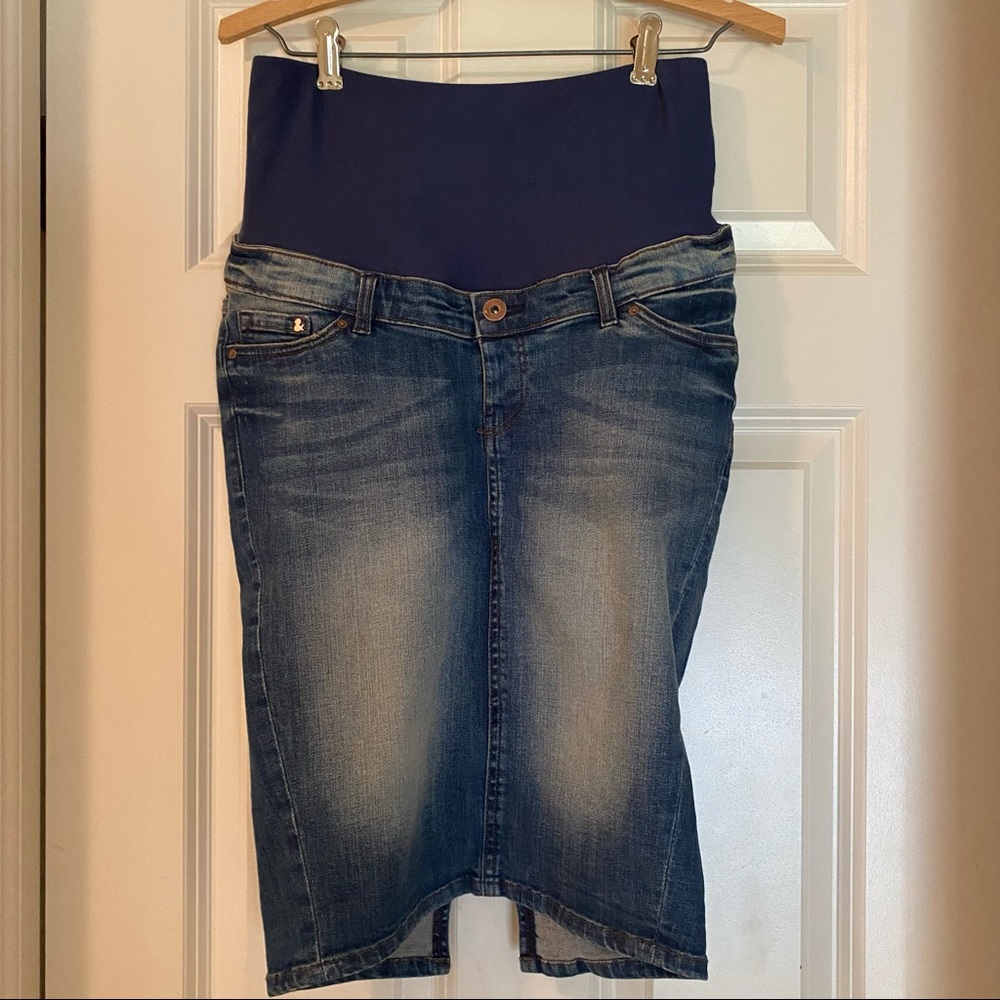 H&M maternity MAMA denim skirt - knee length. Maternity US size 4.